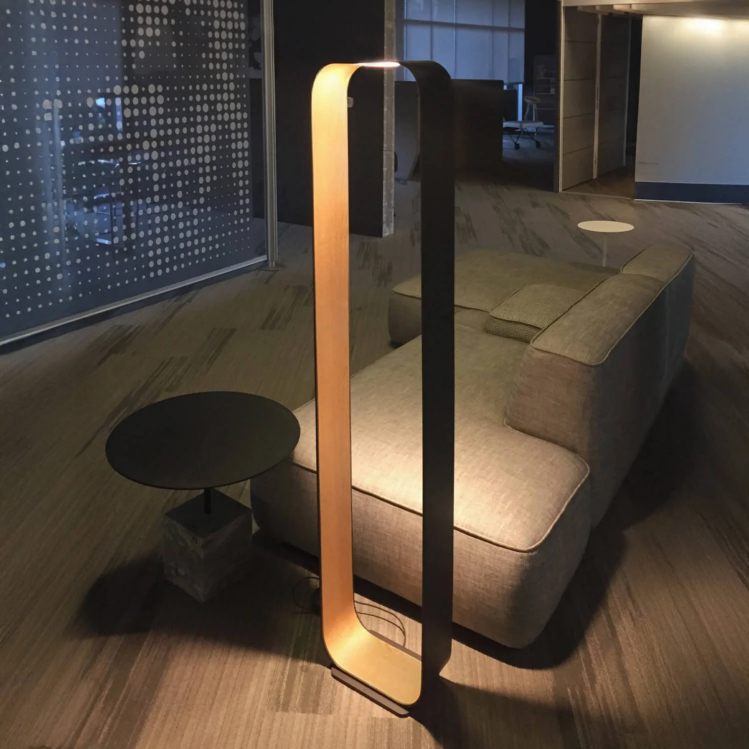 Contour Floor Light - Image 2