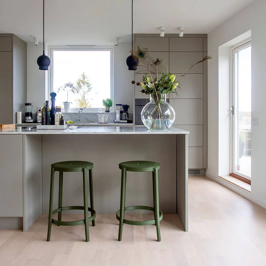 On & On Stool - Image 4
