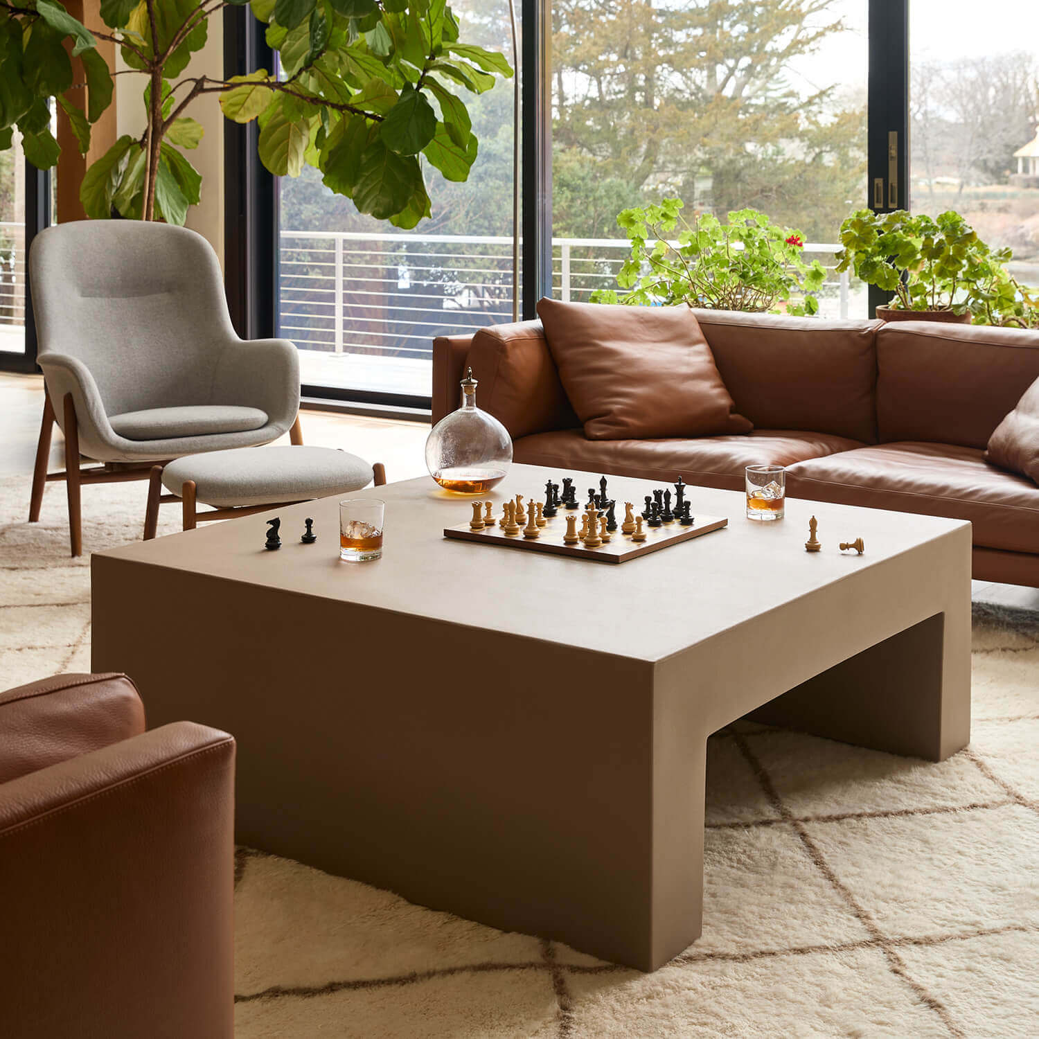 Vignelli Table - Image 13